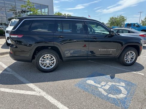 New 2025 Jeep Grand Cherokee L Laredo w/ Luxury Tech Group I AWD/4WD image 32