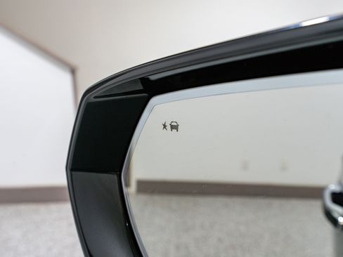 Used 2021 GMC Yukon Denali w/ Denali Ultimate Package image 14