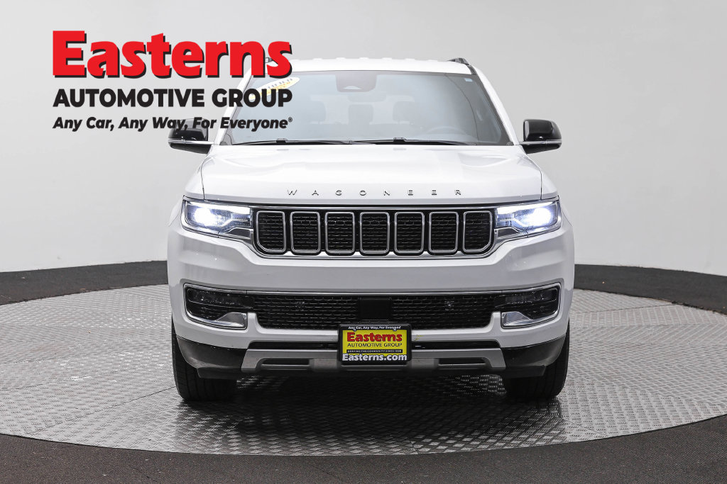 Used 2024 Jeep Wagoneer L Series II w/ Flexible Seating Group AWD/4WD image 4