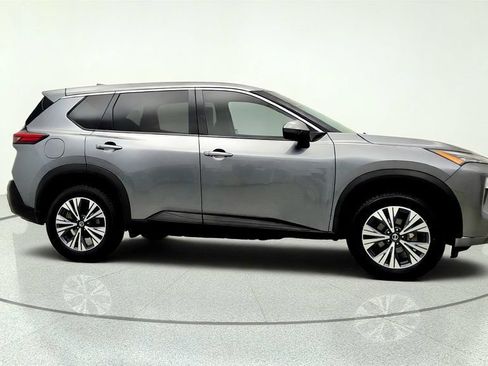 Used 2021 Nissan Rogue SV FWD image 4