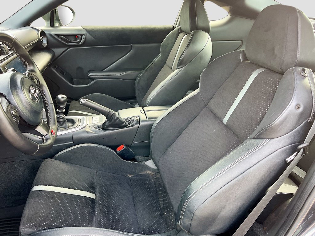Used 2024 Toyota GR86 Premium RWD image 20