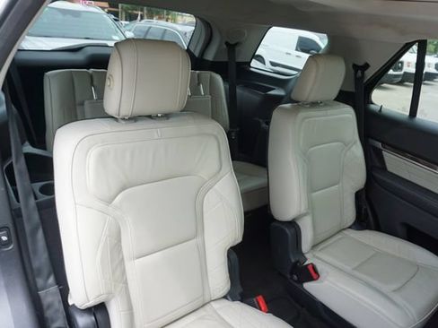 Used 2016 Ford Explorer Platinum AWD/4WD image 26