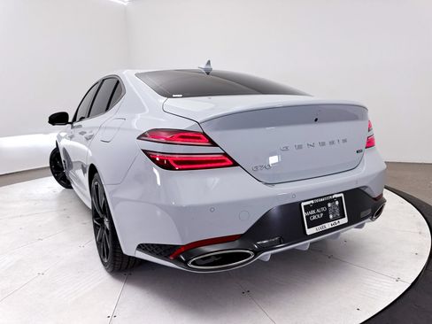 Used 2023 Genesis G70 3.3T w/ Sport Prestige Package RWD image 9