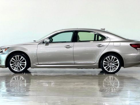 Used 2017 Lexus LS 460 image 4