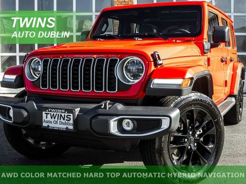 Used 2025 Jeep Wrangler Unlimited Sahara AWD/4WD image 1