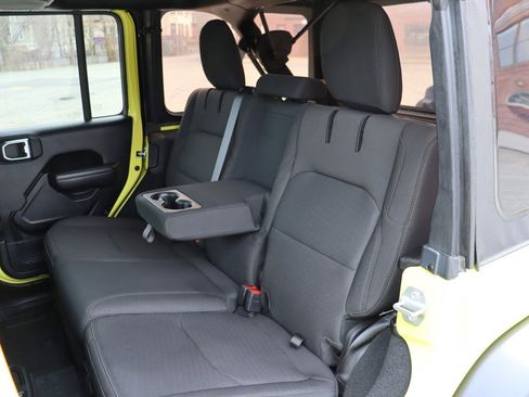 Used 2023 Jeep Wrangler Unlimited w/ Cold Weather Group image 15