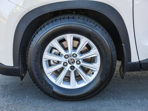 Certified 2024 Toyota Grand Highlander FWD image 28