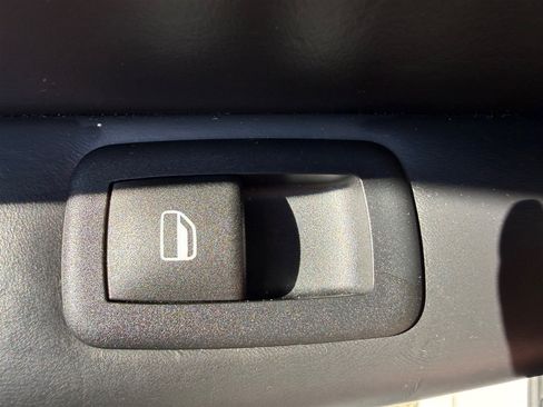 Used 2015 Jeep Grand Cherokee Overland w/ Advanced Technology Group RWD image 33