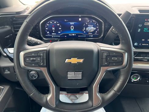 Used 2022 Chevrolet Silverado 1500 LT w/ Z71 Off-Road Package AWD/4WD image 17