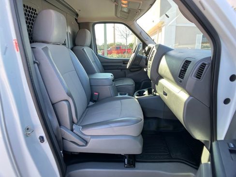Used 2021 Nissan NV 2500 SV image 6