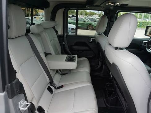 Used 2021 Jeep Gladiator Mojave w/ Dual Top Group AWD/4WD image 31