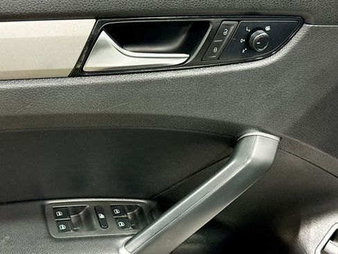 Used 2021 Volkswagen Passat 2.0T SE image 19