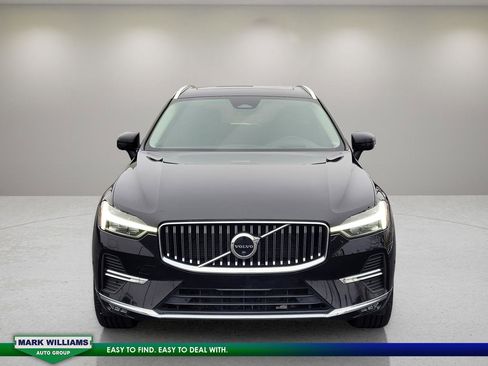 Used 2022 Volvo XC60 B5 Inscription w/ Advanced Package image 2