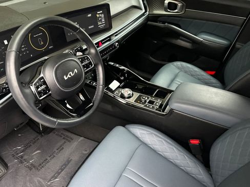 Used 2025 Kia Sorento SX Prestige image 11