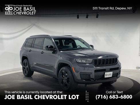 Used 2023 Jeep Grand Cherokee L Laredo image 1