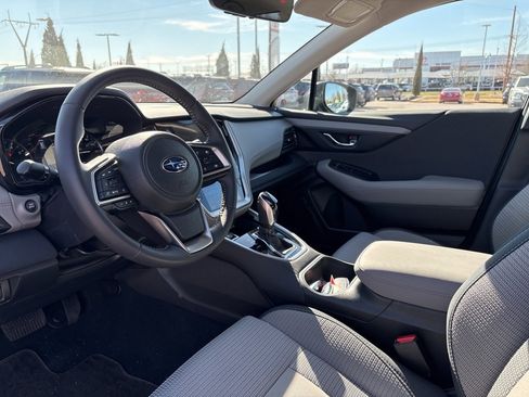 Used 2025 Subaru Outback Premium image 4