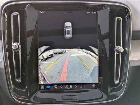 New 2025 Volvo XC40 B5 Core w/ Protection Package Premier image 15