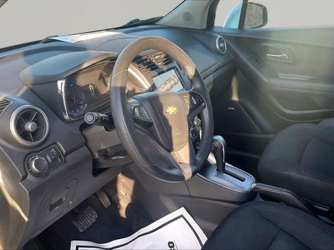 Used 2015 Chevrolet Trax LT w/ LT Sun and Sound Package image 19