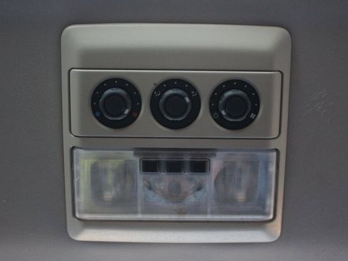 Used 2016 Land Rover LR4 HSE image 34