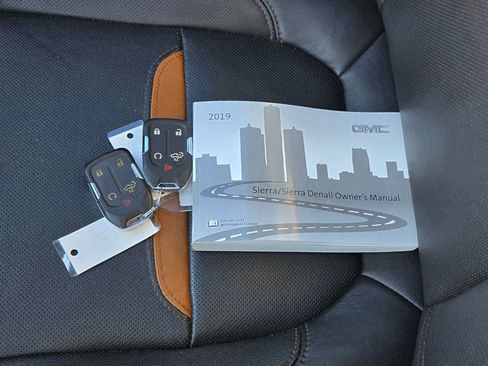 Used 2019 GMC Sierra 1500 AT4 w/ AT4 Premium Package AWD/4WD image 13