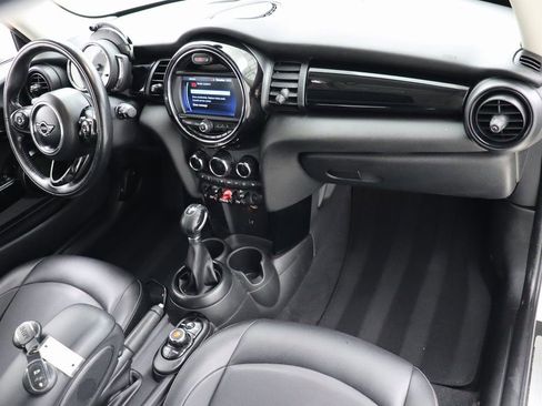Used 2019 MINI Cooper 2-Door Hardtop image 19