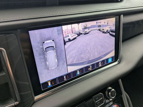 Used 2021 GMC Yukon Denali w/ Denali Ultimate Package image 21