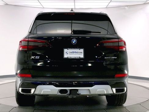Certified 2023 BMW X5 xDrive45e w/ Executive Package image 3