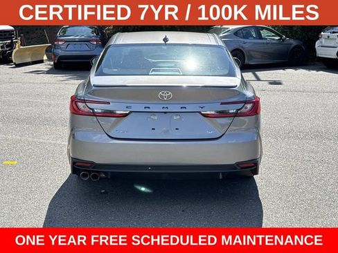Used 2025 Toyota Camry SE FWD image 3