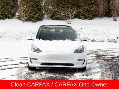 Used 2022 Tesla Model 3 Standard Range image 2