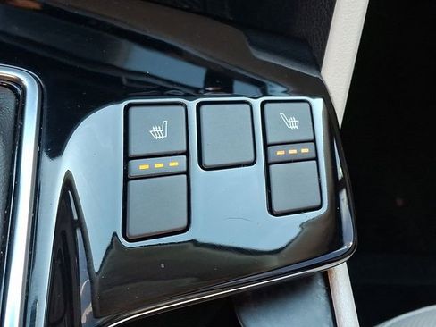 Certified 2025 Kia Sportage EX image 24