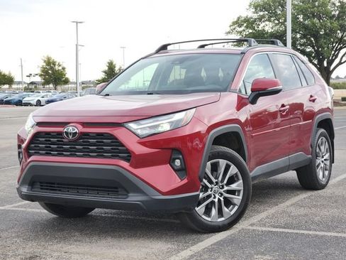 Used 2023 Toyota RAV4 XLE Premium FWD image 1