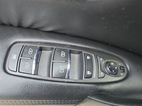 Used 2021 Nissan Armada SL w/ Captain's Chairs Package image 29