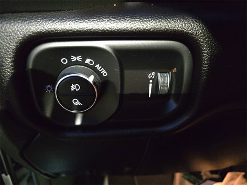 Used 2024 RAM 2500 Big Horn w/ Off Road Package image 25