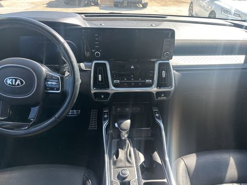 Used 2021 Kia Sorento SX image 10