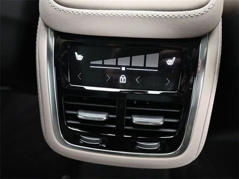 New 2026 Volvo XC90 B6 Plus w/ Protection Package Premier image 35