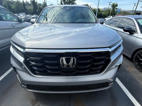Certified 2024 Honda Pilot Touring image 2