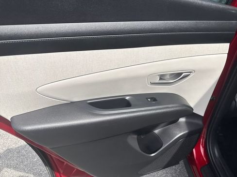 Certified 2025 Hyundai Tucson SEL AWD/4WD image 17