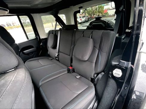 Used 2022 Jeep Wrangler Unlimited Rubicon 4xe image 20