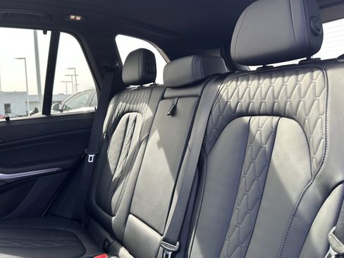 Used 2024 BMW X5 M60i image 32