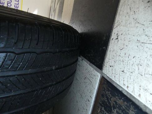 Used 2023 Tesla Model 3 Standard Range image 33