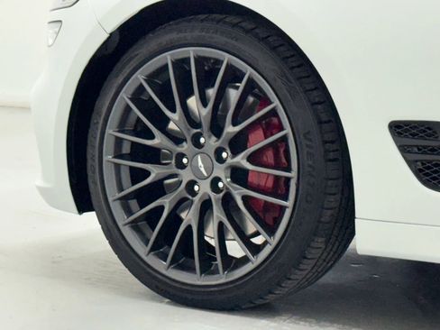 Used 2022 Genesis G70 3.3T Launch Edition image 38