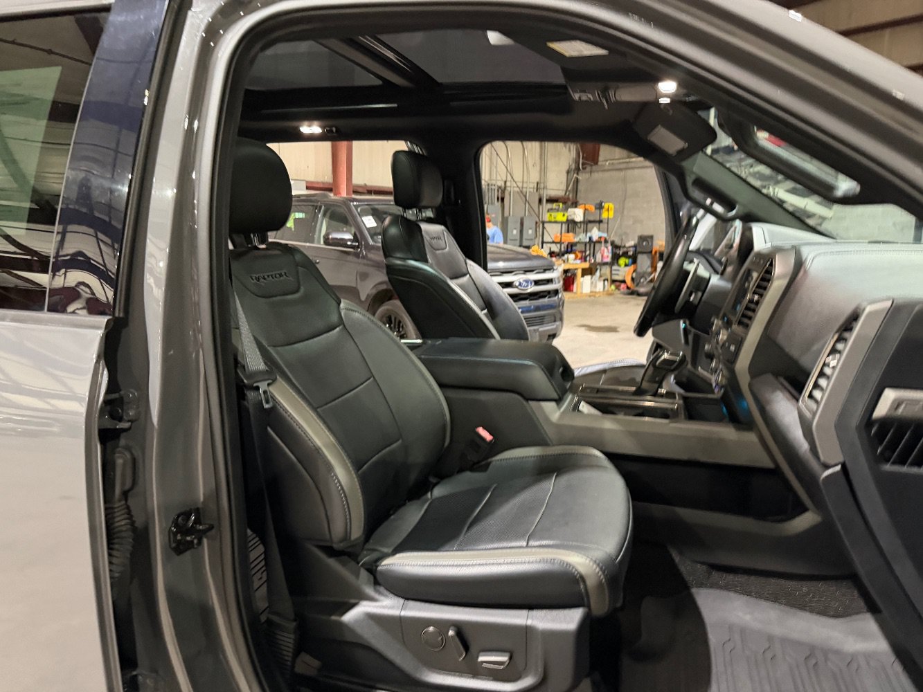 Used 2018 Ford F150 Raptor w/ Equipment Group 802A Luxury AWD/4WD image 25