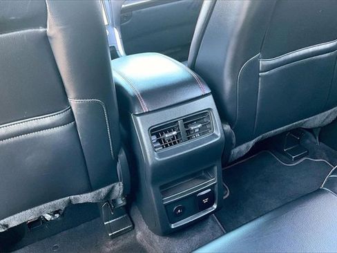 Used 2024 Ford Edge ST-Line image 10