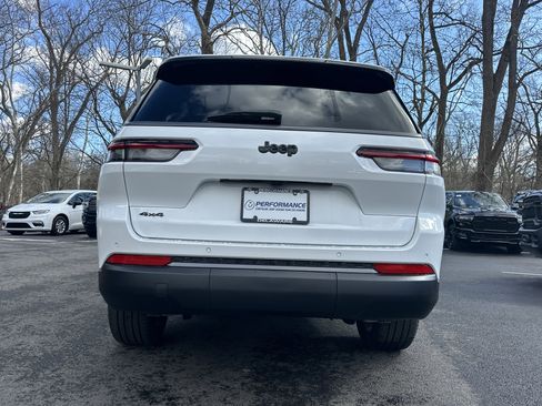 New 2026 Jeep Grand Cherokee L Limited w/ Limited Altitude Package AWD/4WD image 15