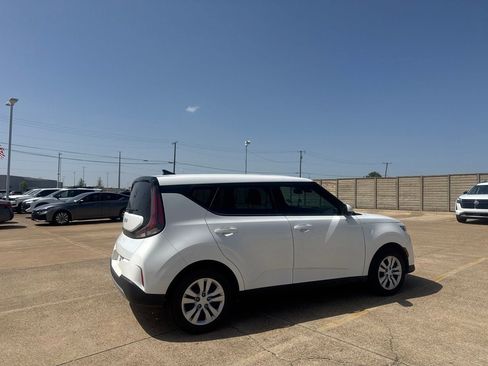 Used 2024 Kia Soul LX FWD image 22