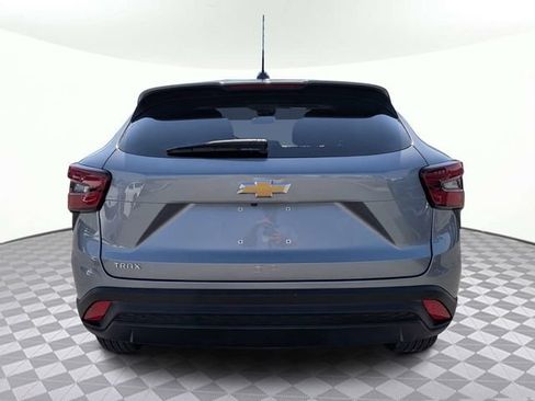 Used 2024 Chevrolet Trax LS FWD image 4