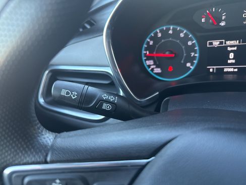 Used 2021 Chevrolet Equinox LS w/ LS Convenience Package image 32