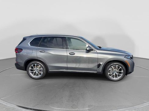 New 2026 BMW X5 xDrive40i AWD/4WD image 8