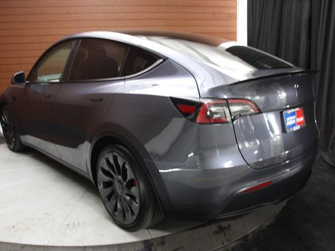 Used 2023 Tesla Model Y Performance image 11