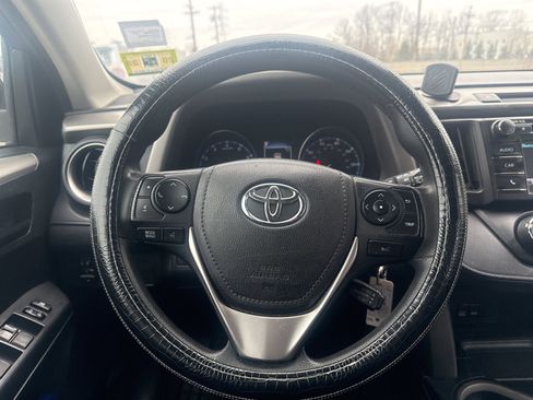 Used 2017 Toyota RAV4 LE w/ Carpet Mat Package image 17
